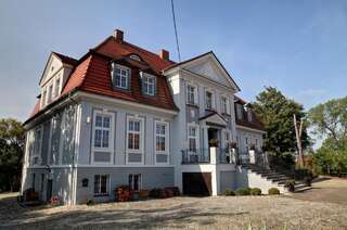 Отели типа «постель и завтрак» Pałac w Bądzowie Полковице-7